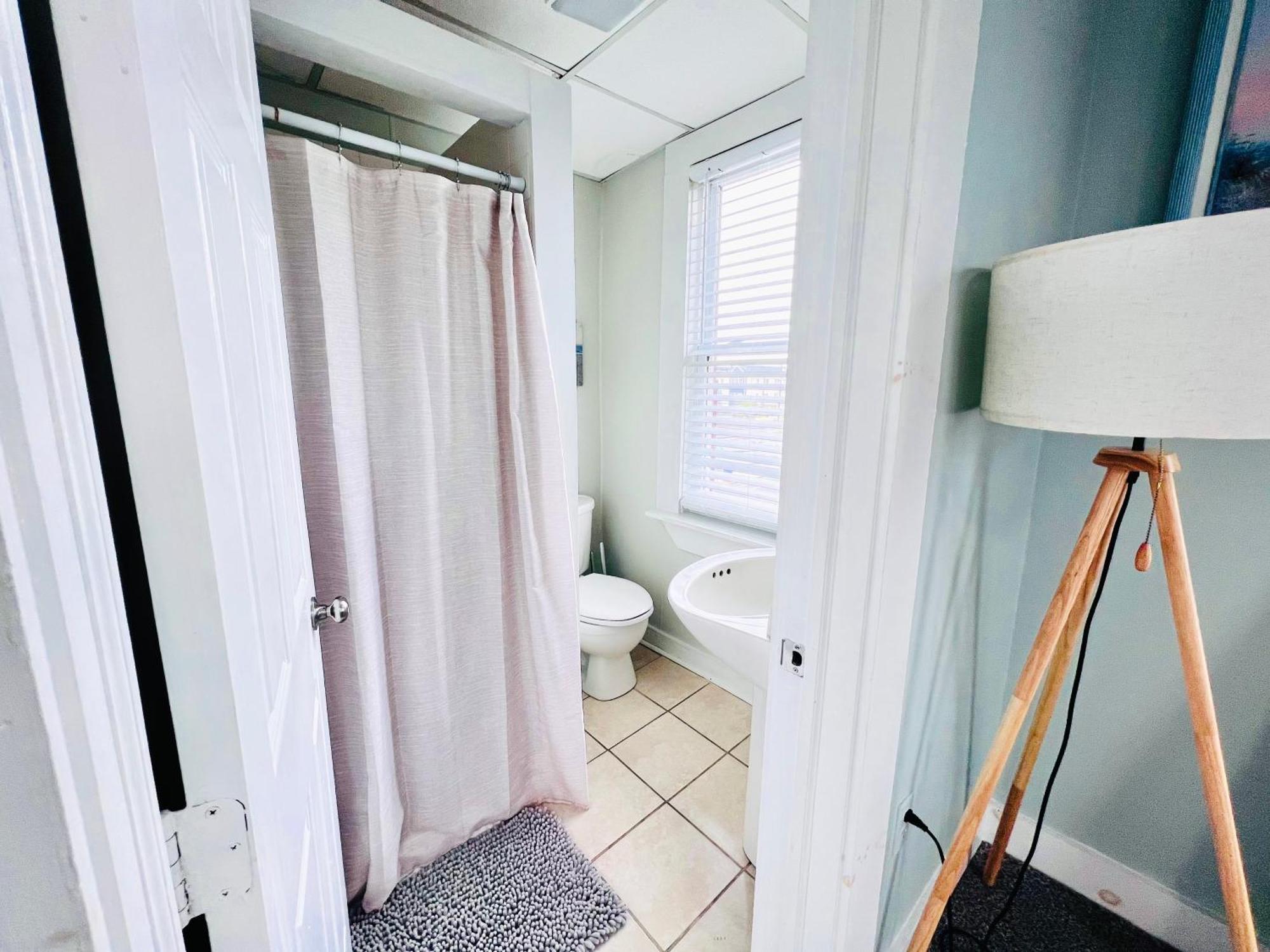 Entire Lovely 3 Bedroom, 2 Bathroom Apartment! 1 Block To The Beach And Boardwalk! Wildwood Exterior photo